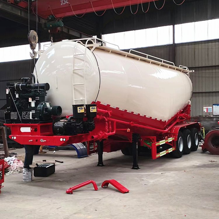 Bulk cement tanker trailer